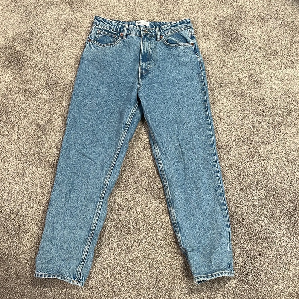 Zara highwaisted mom jeans size 8